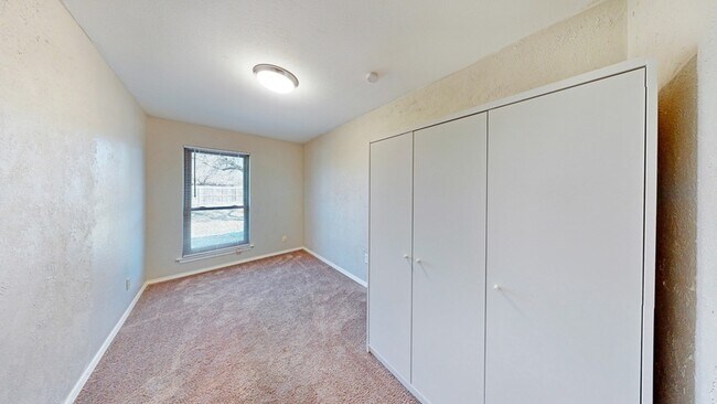 Building Photo - 3615 Cyrus Ct