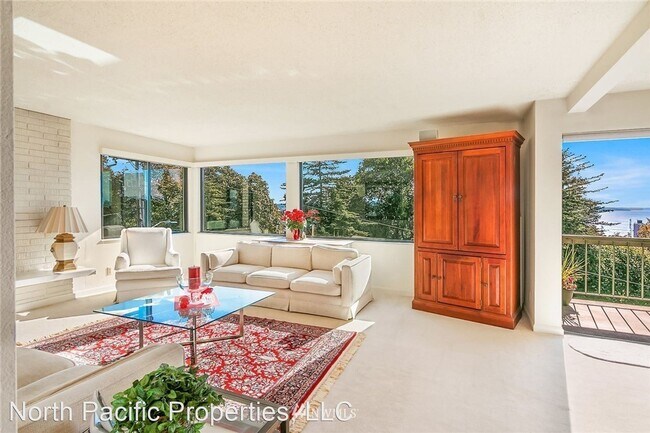 Foto del edificio - 2 br, 2 bath House - 654 W. Olympic Place ...