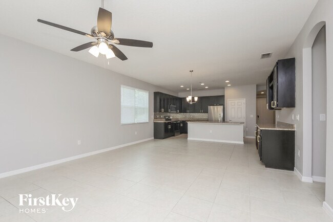Building Photo - 1161 Merion Dr