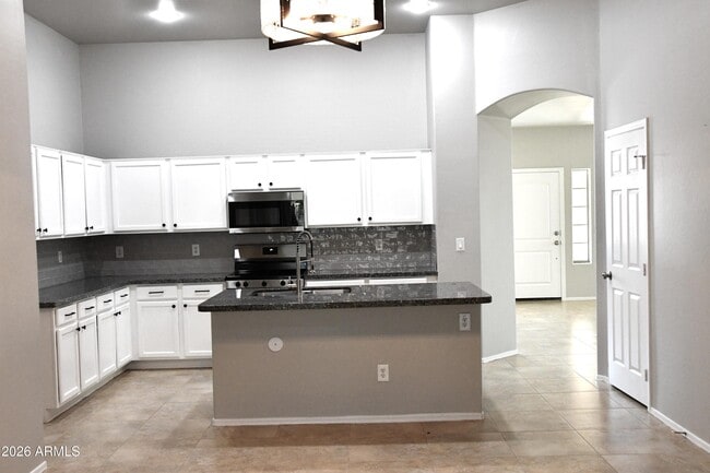 Building Photo - 8787 W Gardenia Ave