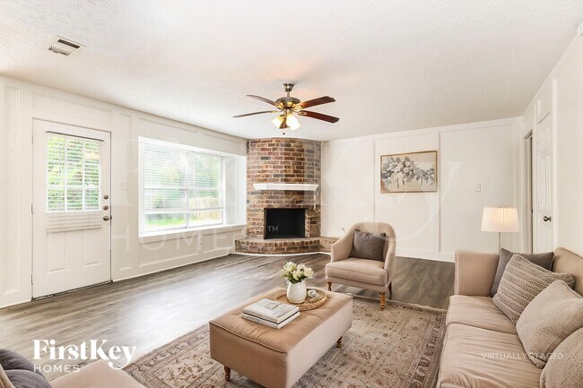 Foto del edificio - 24106 Creekview Dr
