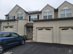 Building Photo - 701 Whitetail Cir