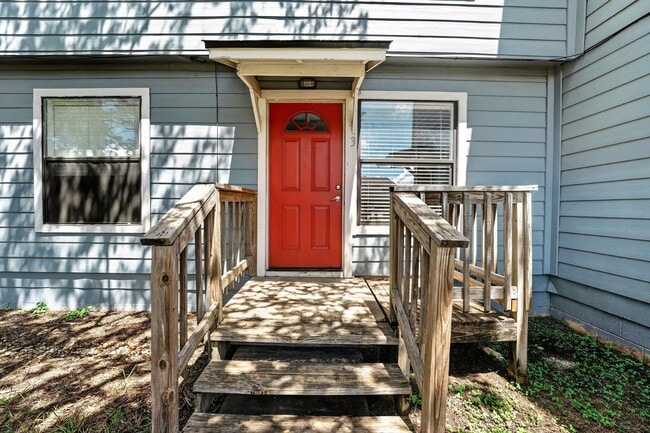 Foto del edificio - 2 Weeks Free! Spacious 4BR Townhome with Fenced Yard in Lago Vista