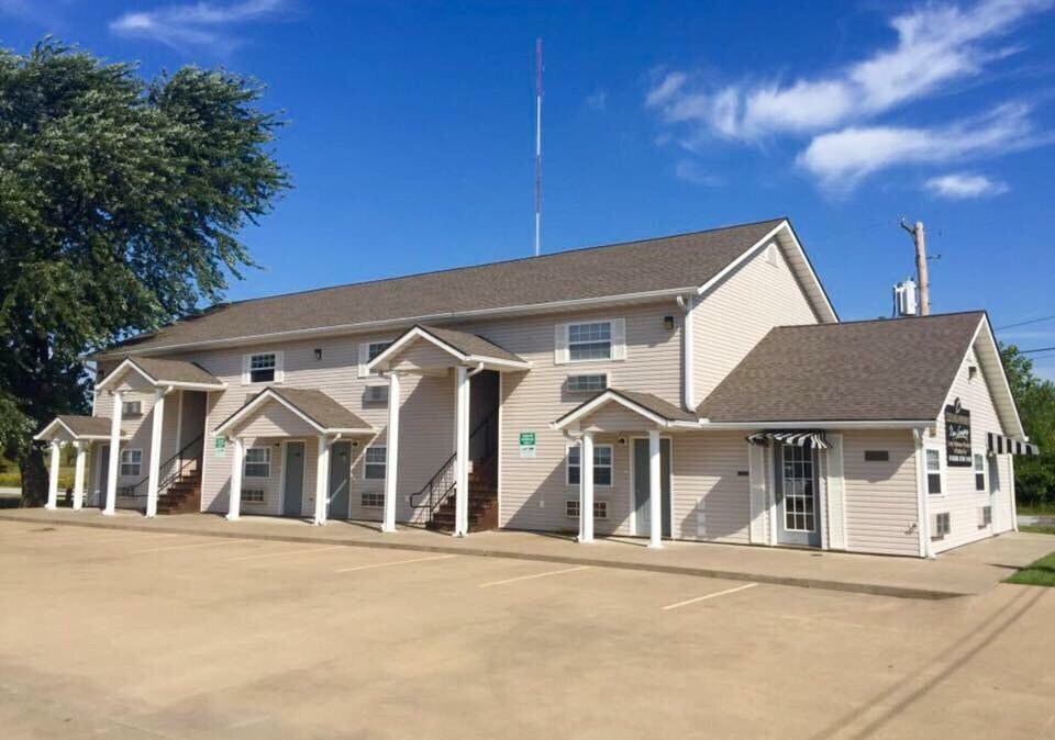 1302 S Cleveland Ave, Joplin, MO 64801 Apartments in Joplin, MO