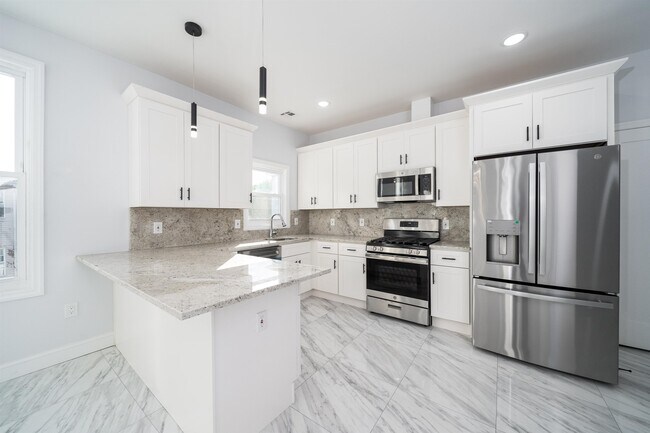 Building Photo - 207 68th St