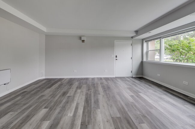 Building Photo - 551 W Euclid Ave