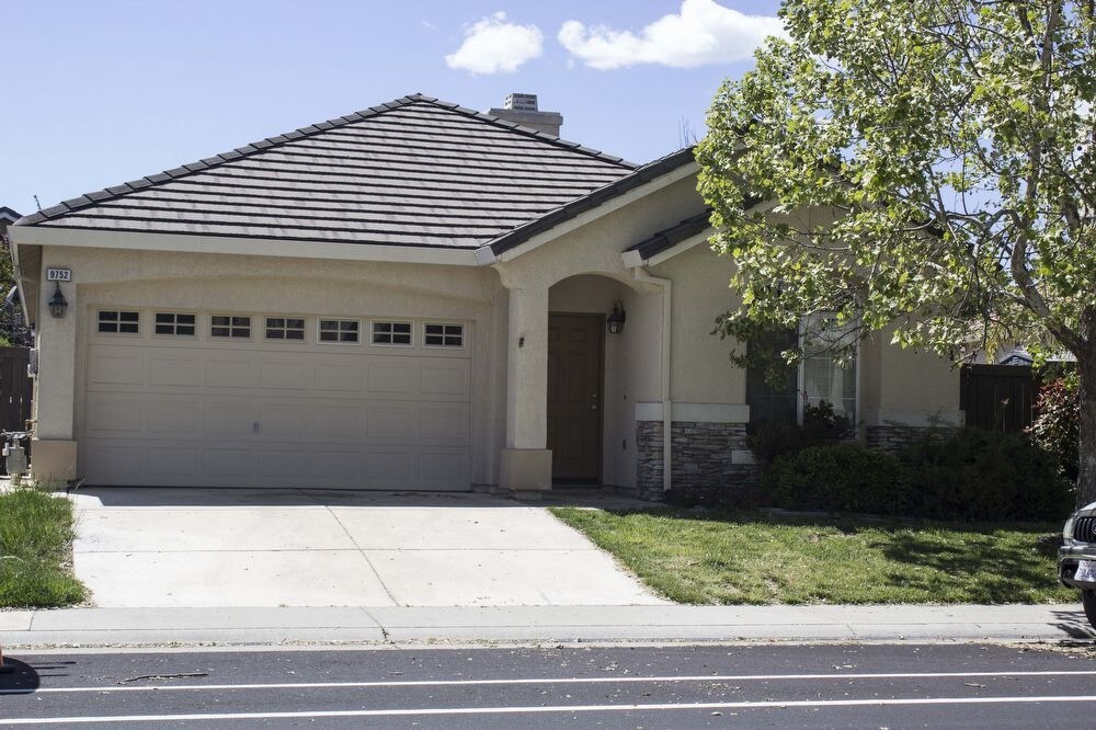 Primary Photo - 9752 W Taron Drive Elk Grove CA 95757