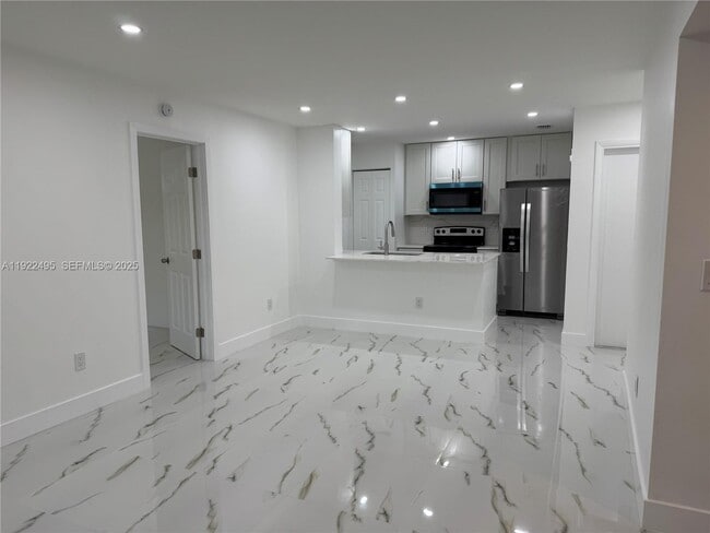 Foto del edificio - 9726 Hammocks Blvd