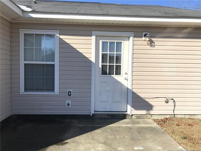 Building Photo - 2713 Whitwell Pl