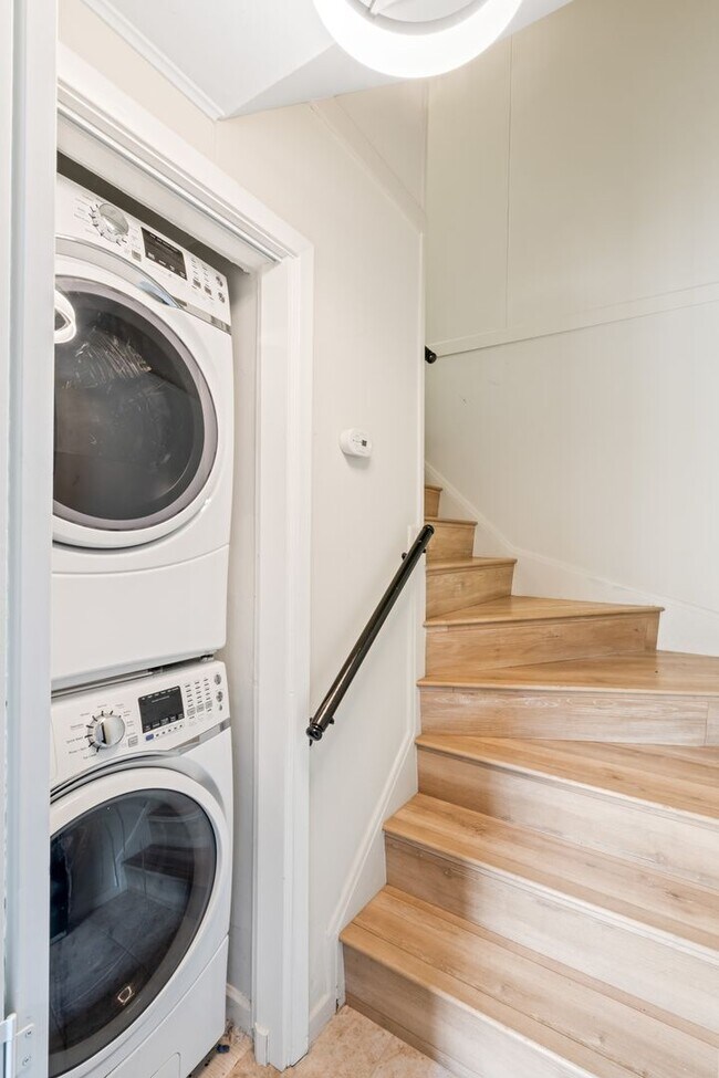 Foto del edificio - Cute, Comfortable and Convenient Apartment...