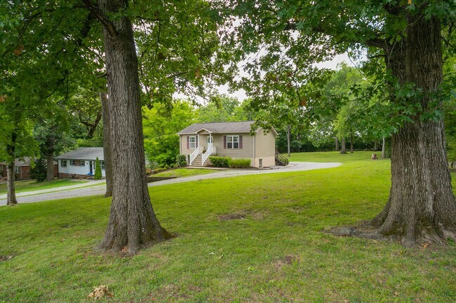 Foto del edificio - Walking Distance to Old Hickory Lake!!