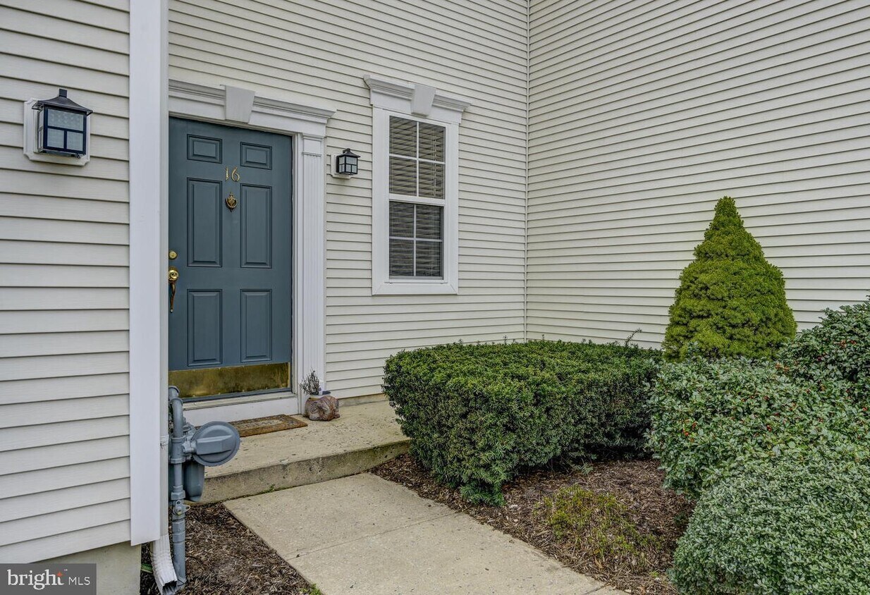 Primary Photo - 16 Stafford Dr