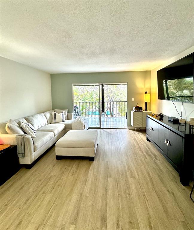 Foto del edificio - 2208 S Cypress Bend Dr