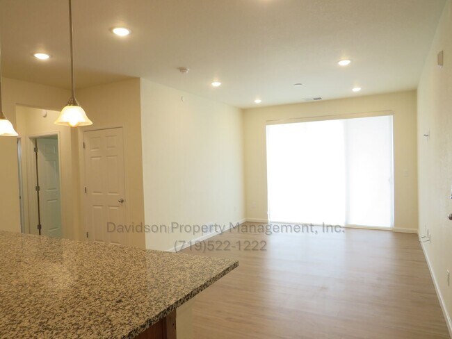 Foto del edificio - Beautiful Newer Condo in Briargate Area