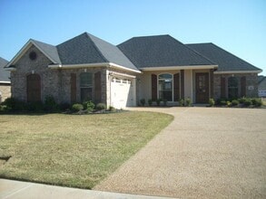 Building Photo - 501 Brompton Ln