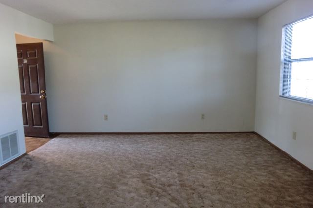 Building Photo - 12 Cherry Tree Ln