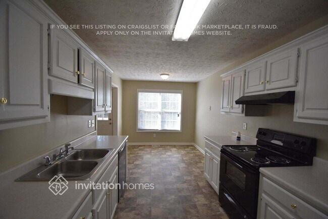 Foto del edificio - 1112 Summer Chase Dr