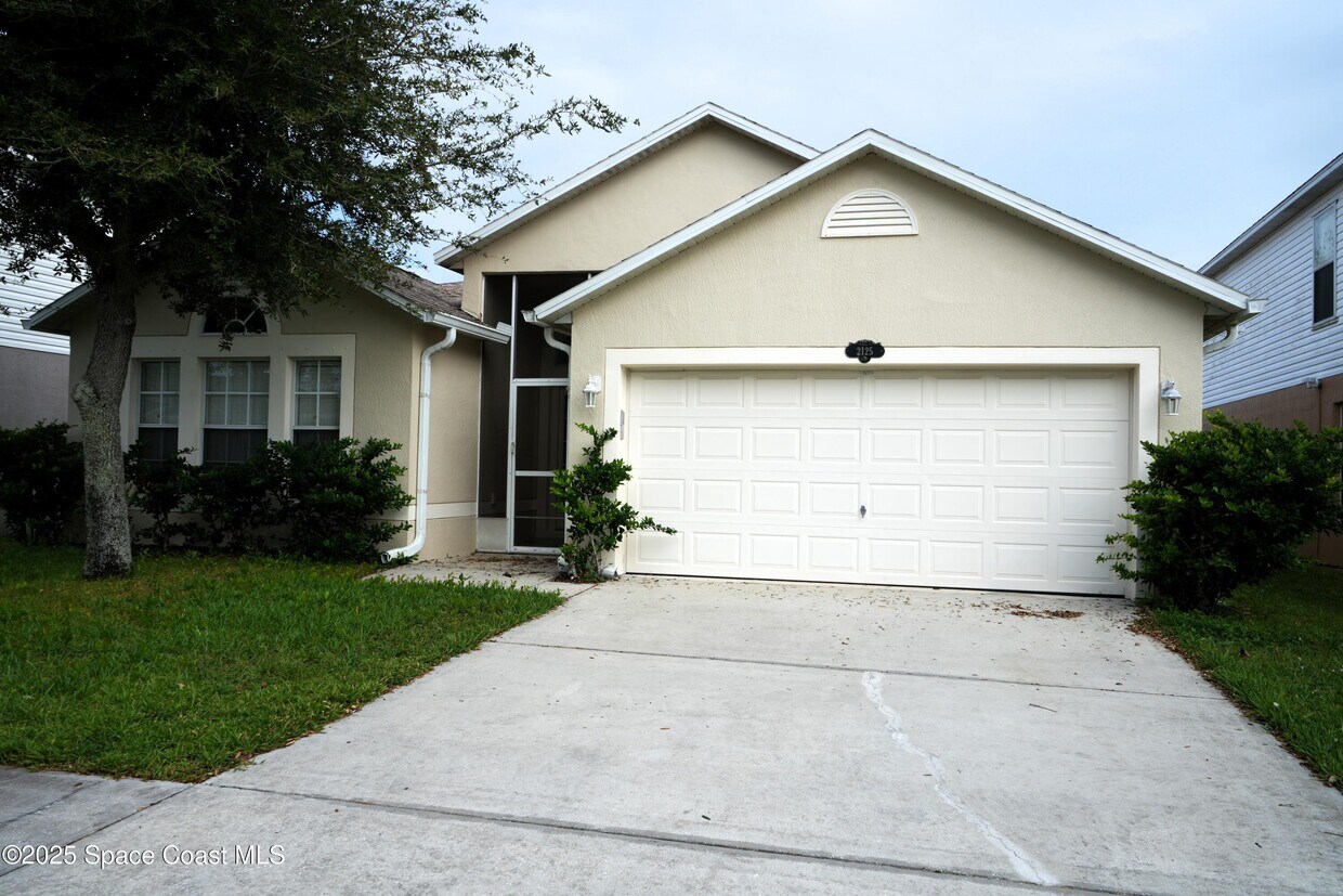 Primary Photo - 2125 Canopy Dr