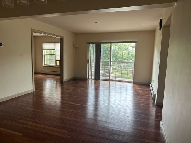 Building Photo - 291 Hildred Dr