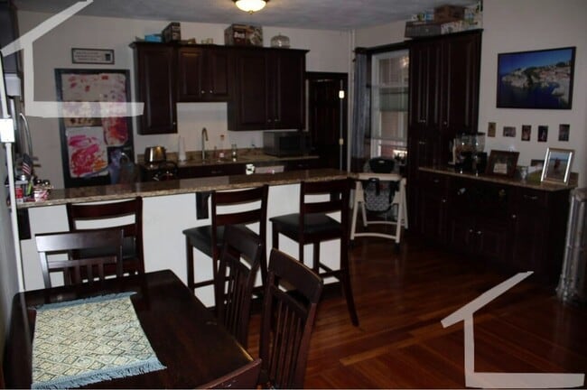 Foto del edificio - Coolidge Corner Area of Brookline. In-Unit Washer and Dryer, Heat, Hot Water Included, Bonus Room