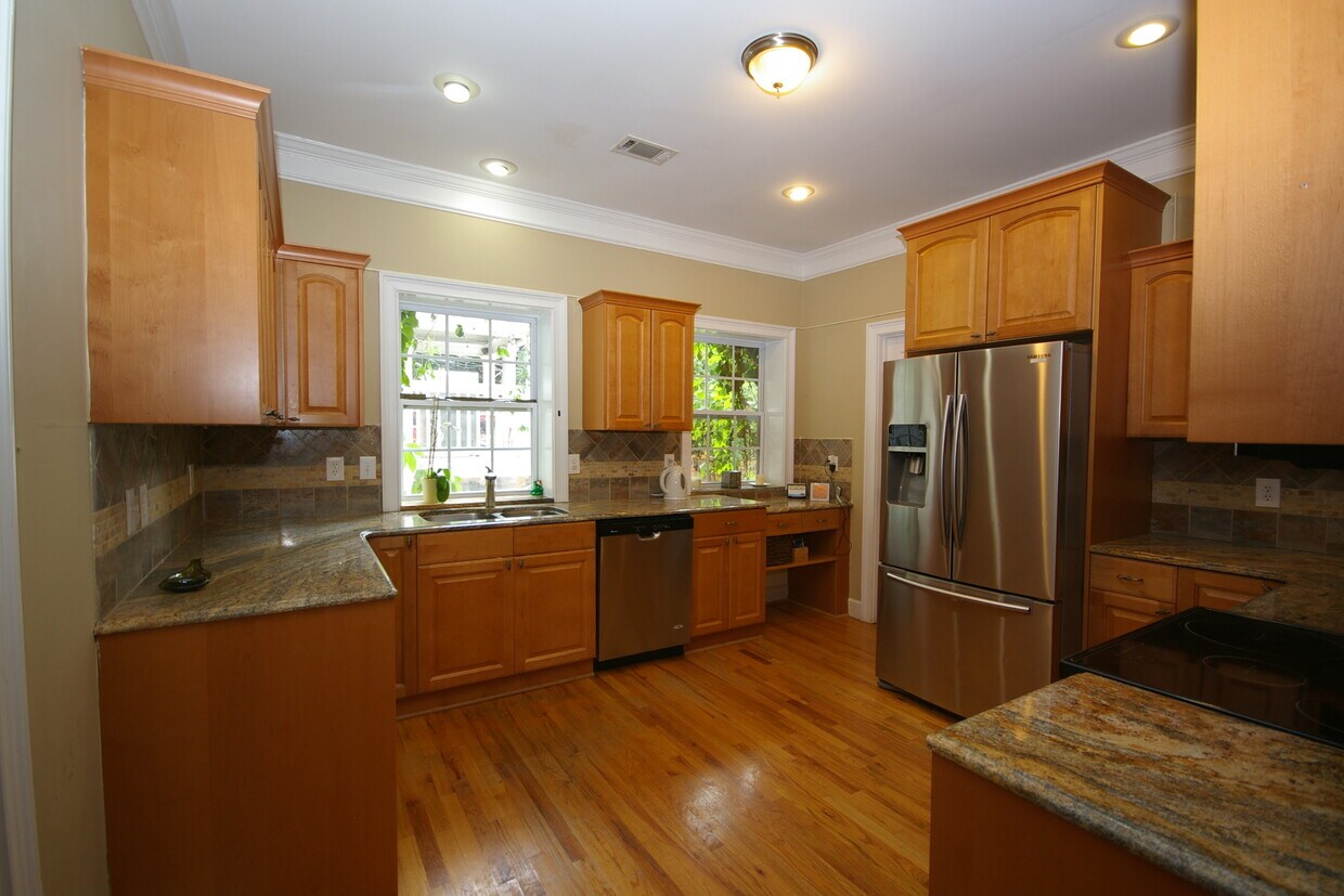 Foto principal - 865 Virginia Cir NE