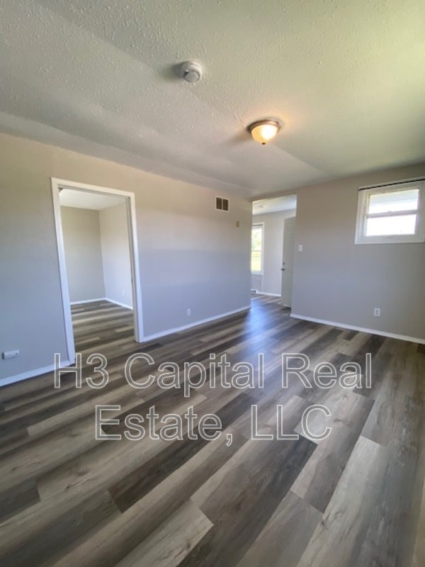 Building Photo - 2040 5th St