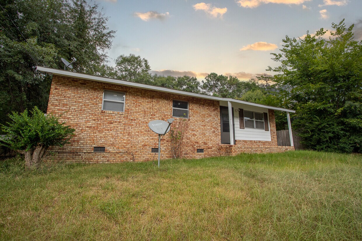 Primary Photo - 1520 Hagan Dr