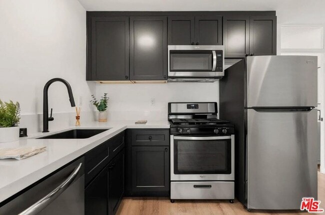 Foto del edificio - 4723 Beverly Blvd