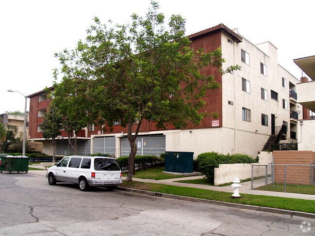 Primary Photo - Garnsey Apartments