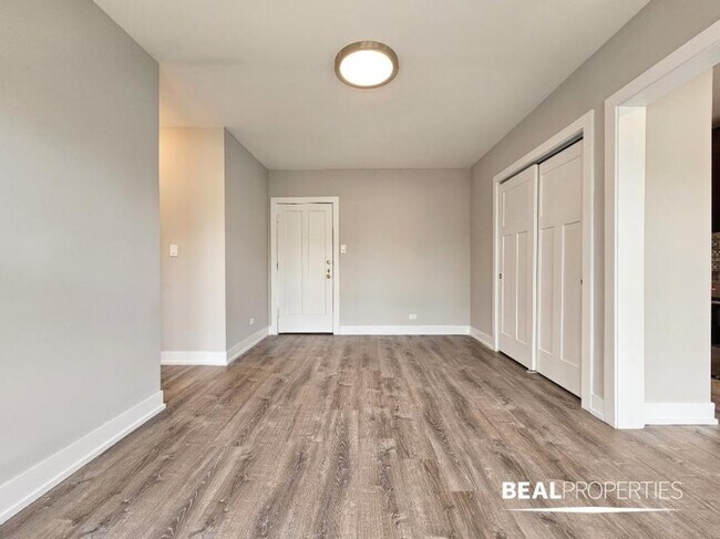 Building Photo - 0 bedroom in CHICAGO IL 60640