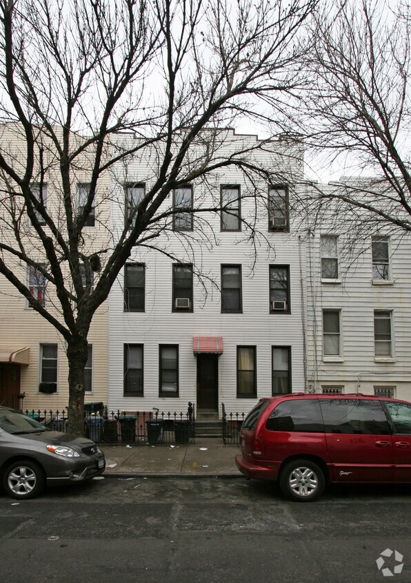 Primary Photo - 383 Menahan St