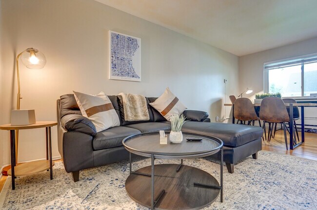 Foto del edificio - 9407 W Adler St