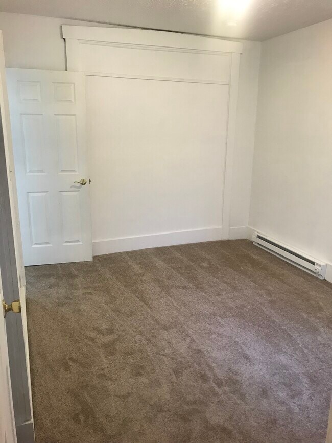 bedroom - 21 W Water St