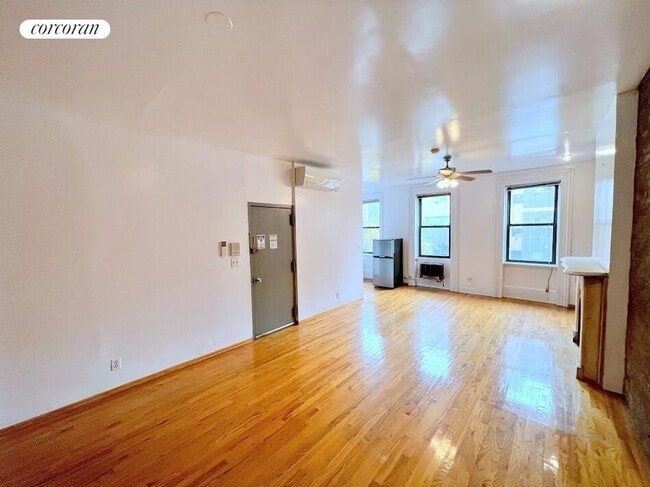 Building Photo - 650 10th Ave