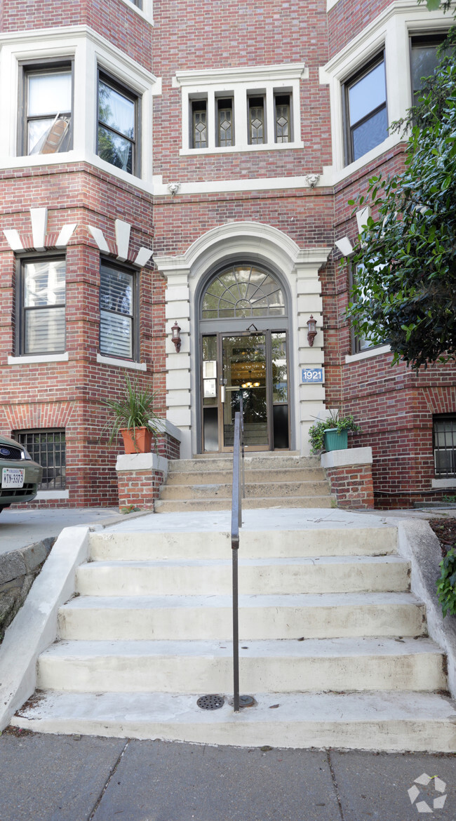 Building Photo - 1921 19th St NW
