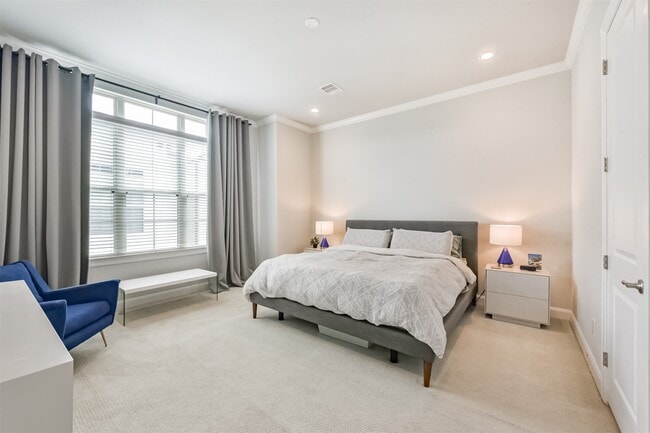 Foto del edificio - 1040 W 26th St