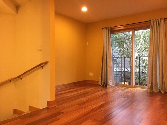 Foto del edificio - 2109 15th Ave S