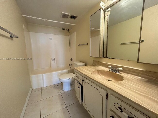 Building Photo - 1 bedroom in North Miami FL 33181