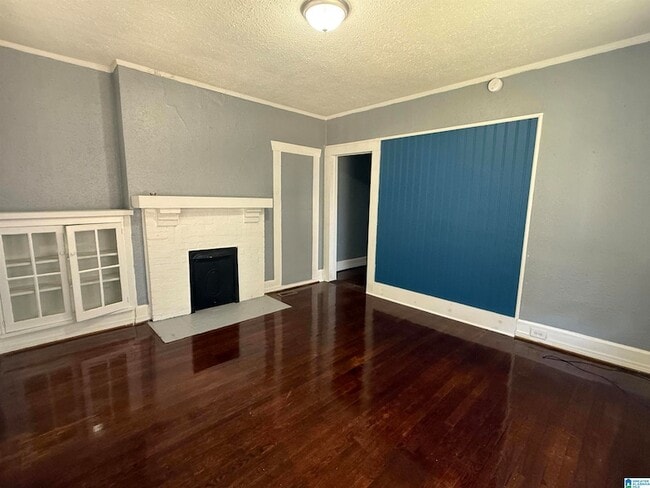 Building Photo - 2335 20th Pl SW