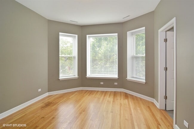 Foto del edificio - 2307 N Springfield Ave