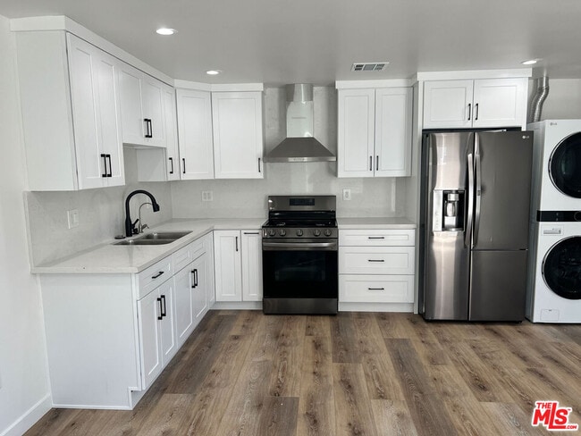 Foto del edificio - 7718 N Glenoaks Blvd