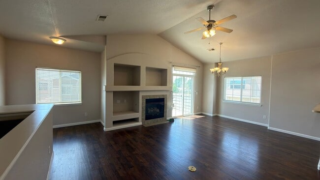 Building Photo - Great Condo in Greeley