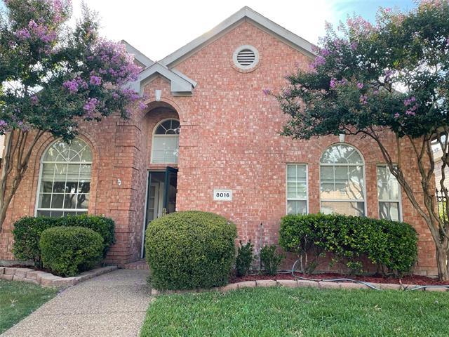 Foto principal - 8016 Springmoss Dr
