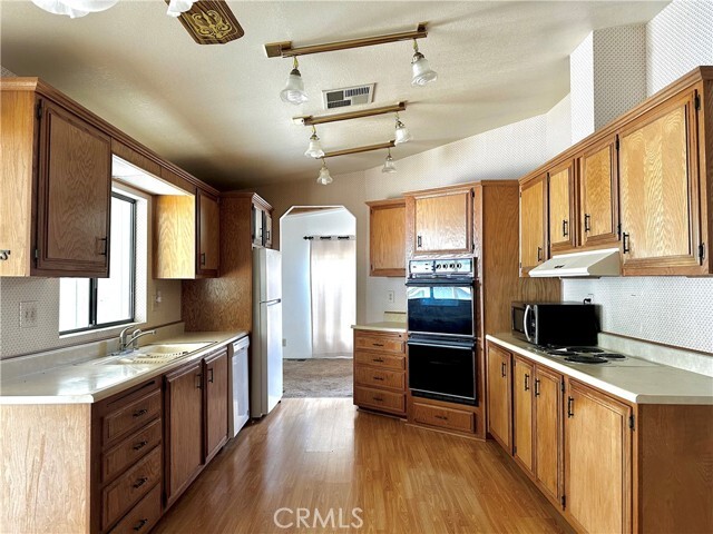 Building Photo - 35625 Champagne Dr