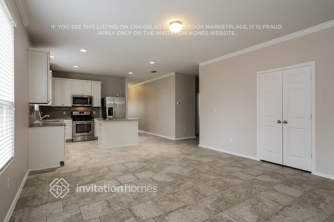 Building Photo - 14003 Laurel Br