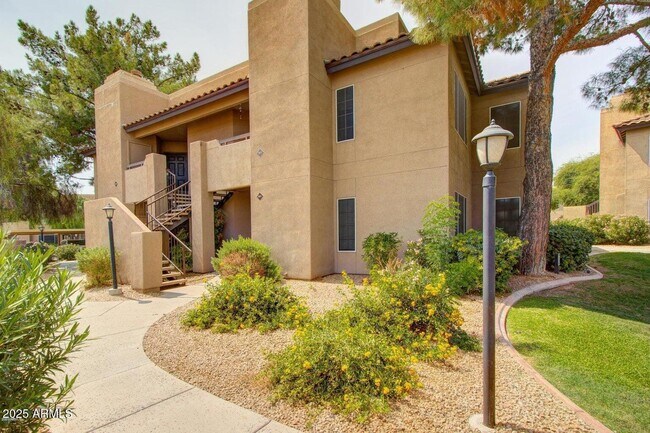 Foto del edificio - 9450 E Becker Ln