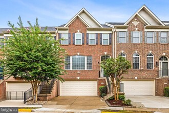 Building Photo - 3836 Elmwood Towne Way