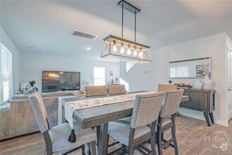 Building Photo - 106 Aruba Rd
