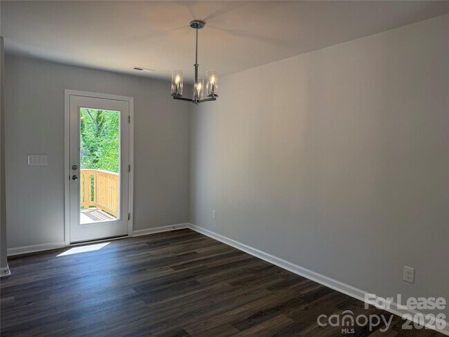Foto del edificio - 1207 Suncrest Ave