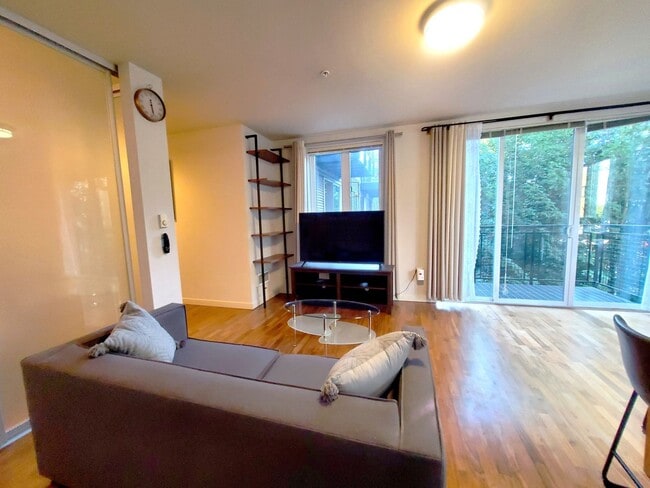 Building Photo - Beautiful 1 bed 1 bath Belltown!